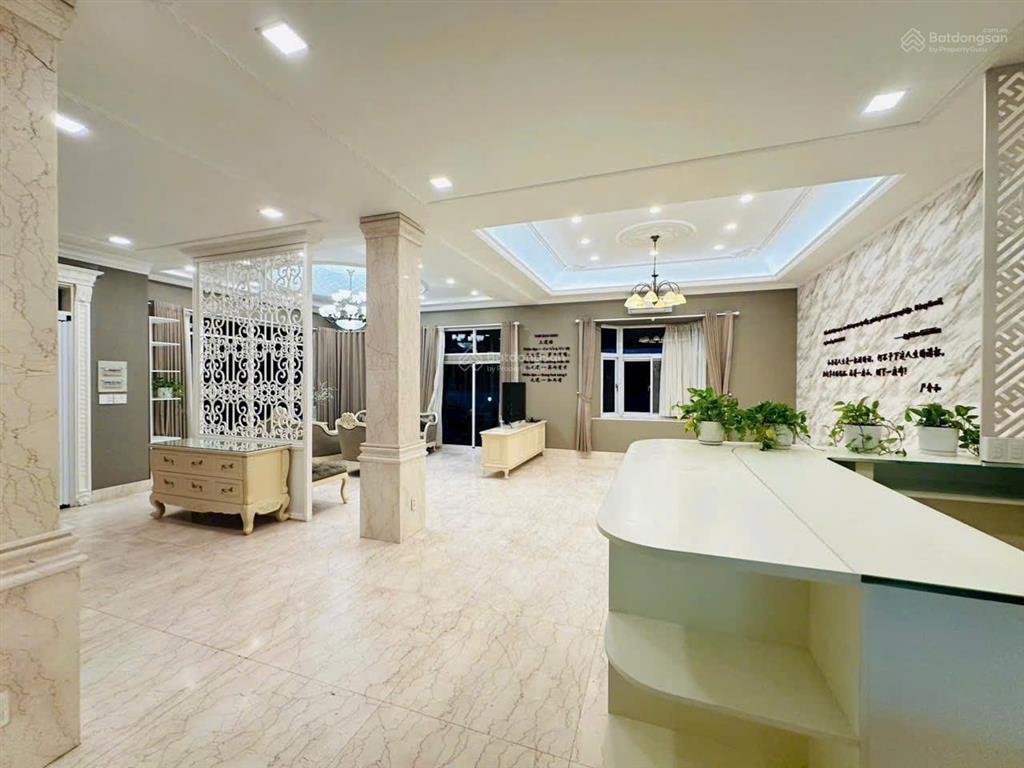 Gấp. cho thuê biệt thự phú mỹ hưng, có hồ bơi riêng, căn góc, 397m2, giá 130tr/tháng