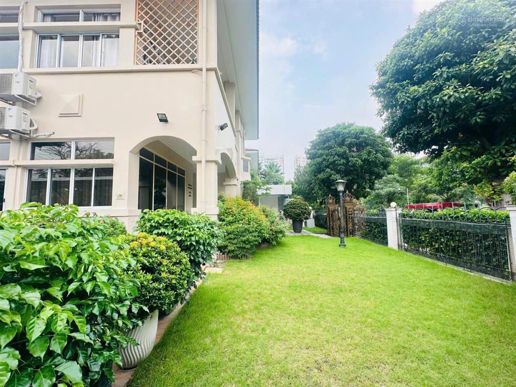 Gấp. cho thuê biệt thự phú mỹ hưng, có hồ bơi riêng, căn góc, 397m2, giá 130tr/tháng