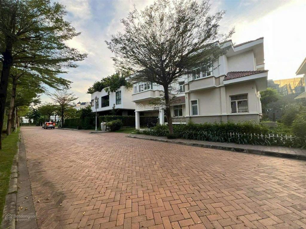 Gấp. bán gấp biệt thự đơn lập nội khu chateau, pmh, 567m2, giá 220 tỷ