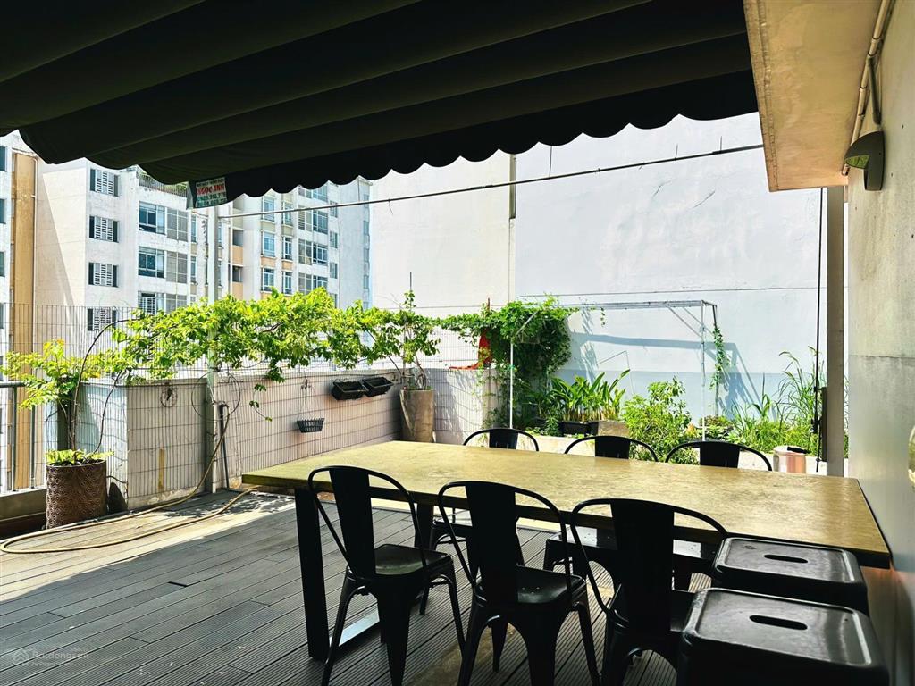 Gấp. cho thuê penthouse sky garden 3, 250m2, 3pn, 3wc, nội thất đẹp giá 40tr/tháng