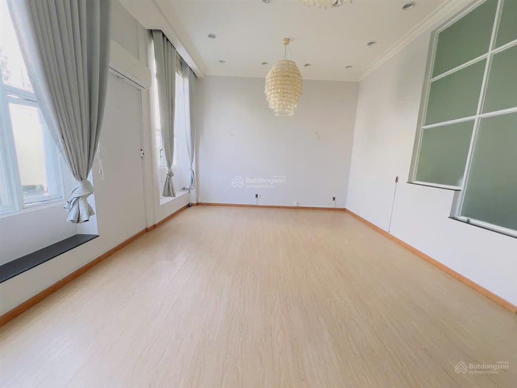 Cần cho thuê văn phòng trong căn biệt thự khu mỹ thái 2 đường 17, trục chính vào khu nam