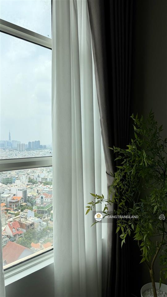 Bán gấp 2pn hoàng anh thanh bình q7 hcm  nhà siêu rộng cực đẹp view q1.  trang hatb 0905 521 ***
