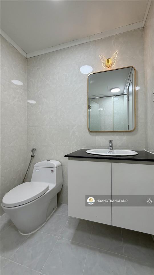 Bán gấp 2pn hoàng anh thanh bình q7 hcm  nhà siêu rộng cực đẹp view q1.  trang hatb 0905 521 ***