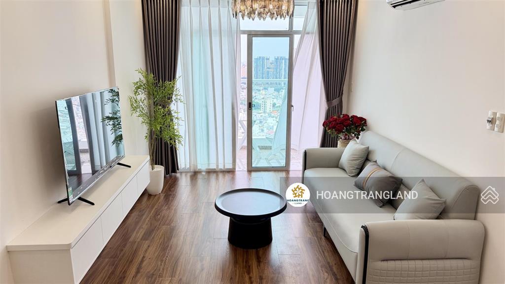 Bán gấp 2pn hoàng anh thanh bình q7 hcm  nhà siêu rộng cực đẹp view q1.  trang hatb 0905 521 ***