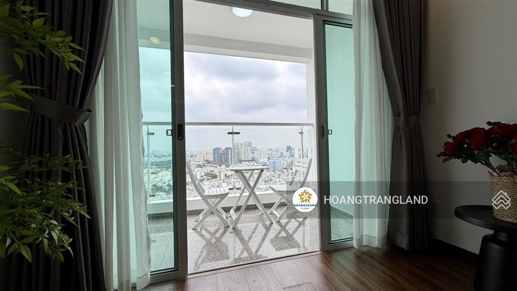 Bán gấp 2pn hoàng anh thanh bình q7 hcm  nhà siêu rộng cực đẹp view q1.  trang hatb 0905 521 ***