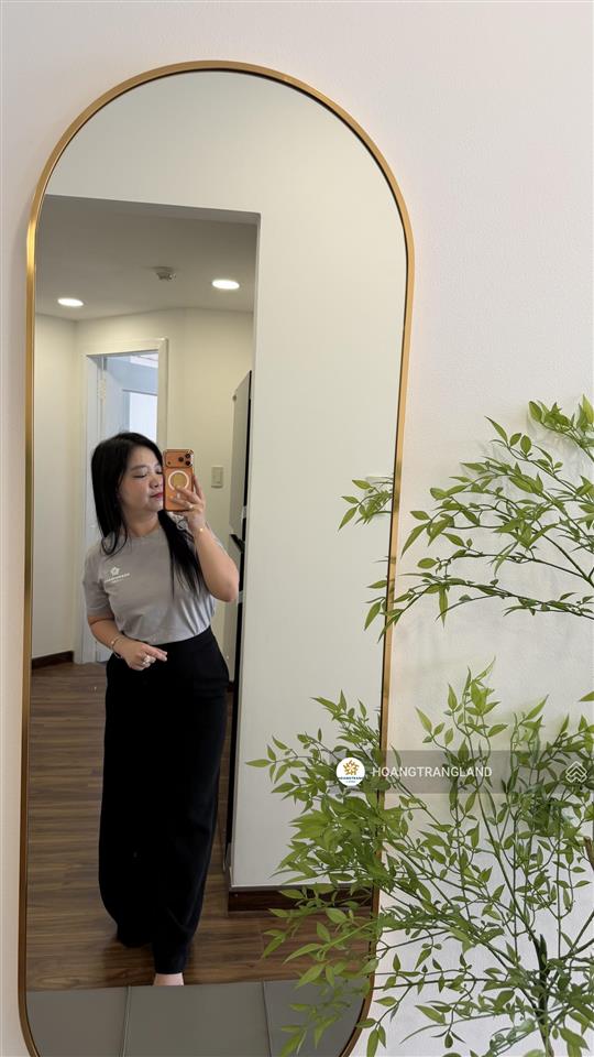 Bán gấp 2pn hoàng anh thanh bình q7 hcm  nhà siêu rộng cực đẹp view q1.  trang hatb 0905 521 ***