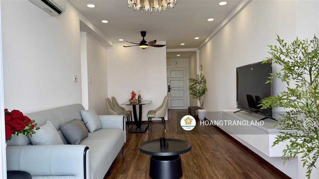 Bán gấp 2pn hoàng anh thanh bình q7 hcm  nhà siêu rộng cực đẹp view q1.  trang hatb 0905 521 ***