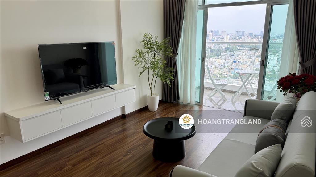 Bán gấp 2pn hoàng anh thanh bình q7 hcm  nhà siêu rộng cực đẹp view q1.  trang hatb 0905 521 ***