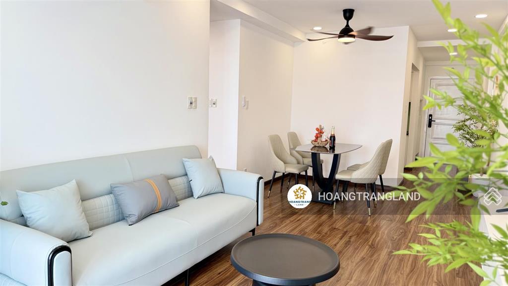 Bán gấp 2pn hoàng anh thanh bình q7 hcm  nhà siêu rộng cực đẹp view q1.  trang hatb 0905 521 ***