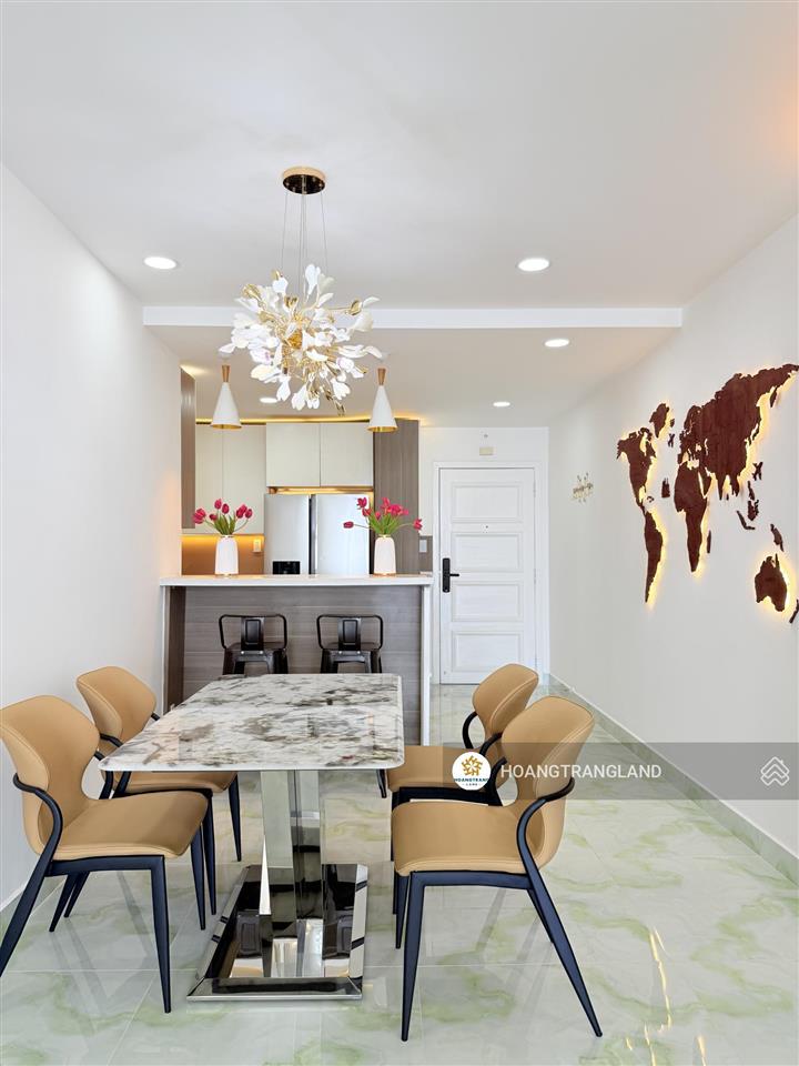 Bán gấp 2pn 2wc hoàng anh thanh bình q7  nhà siêu rộng cực đẹp view q1.  trang hatb 0905 521 ***