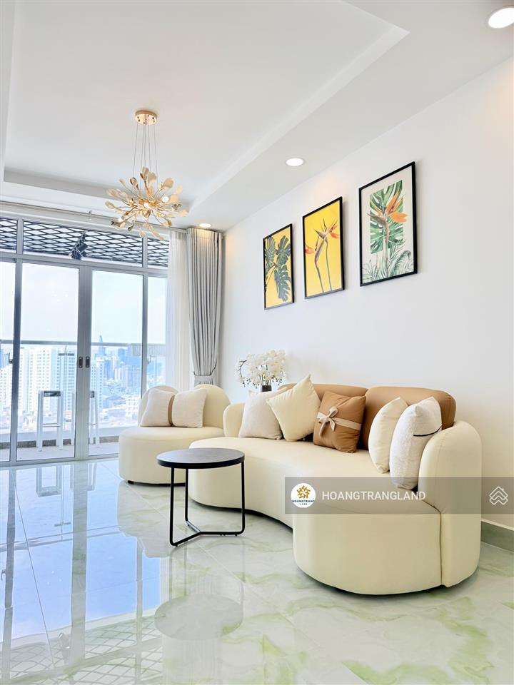 Bán gấp 2pn 2wc hoàng anh thanh bình q7  nhà siêu rộng cực đẹp view q1.  trang hatb 0905 521 ***