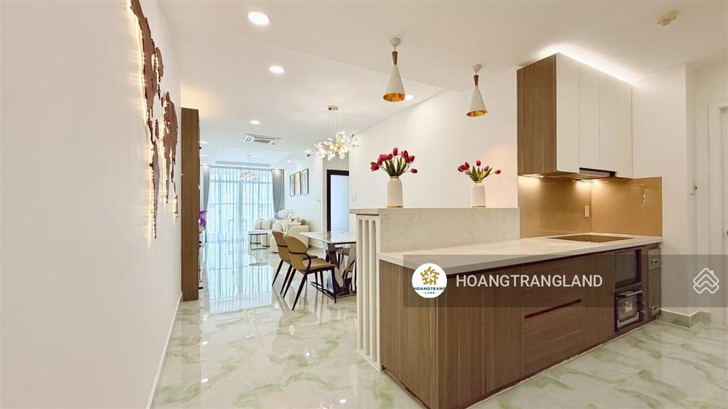Bán gấp 2pn 2wc hoàng anh thanh bình q7  nhà siêu rộng cực đẹp view q1.  trang hatb 0905 521 ***