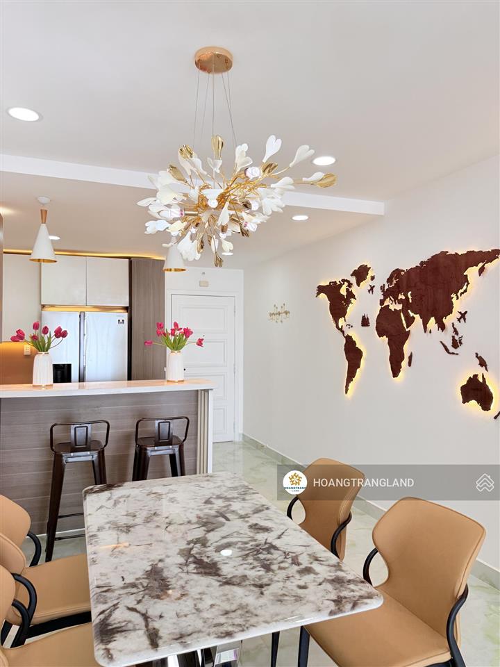 Bán gấp 2pn 2wc hoàng anh thanh bình q7  nhà siêu rộng cực đẹp view q1.  trang hatb 0905 521 ***