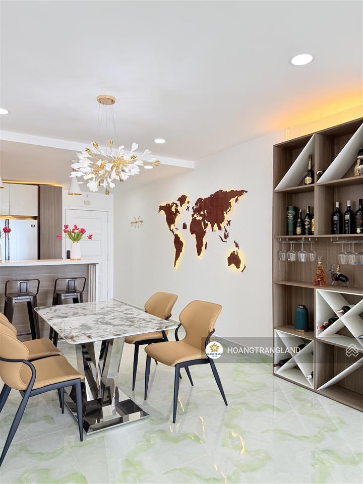 Bán gấp 2pn 2wc hoàng anh thanh bình q7  nhà siêu rộng cực đẹp view q1.  trang hatb 0905 521 ***