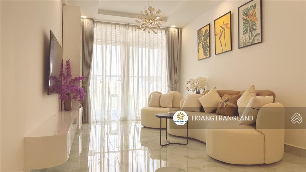Bán gấp 2pn 2wc hoàng anh thanh bình q7  nhà siêu rộng cực đẹp view q1.  trang hatb 0905 521 ***
