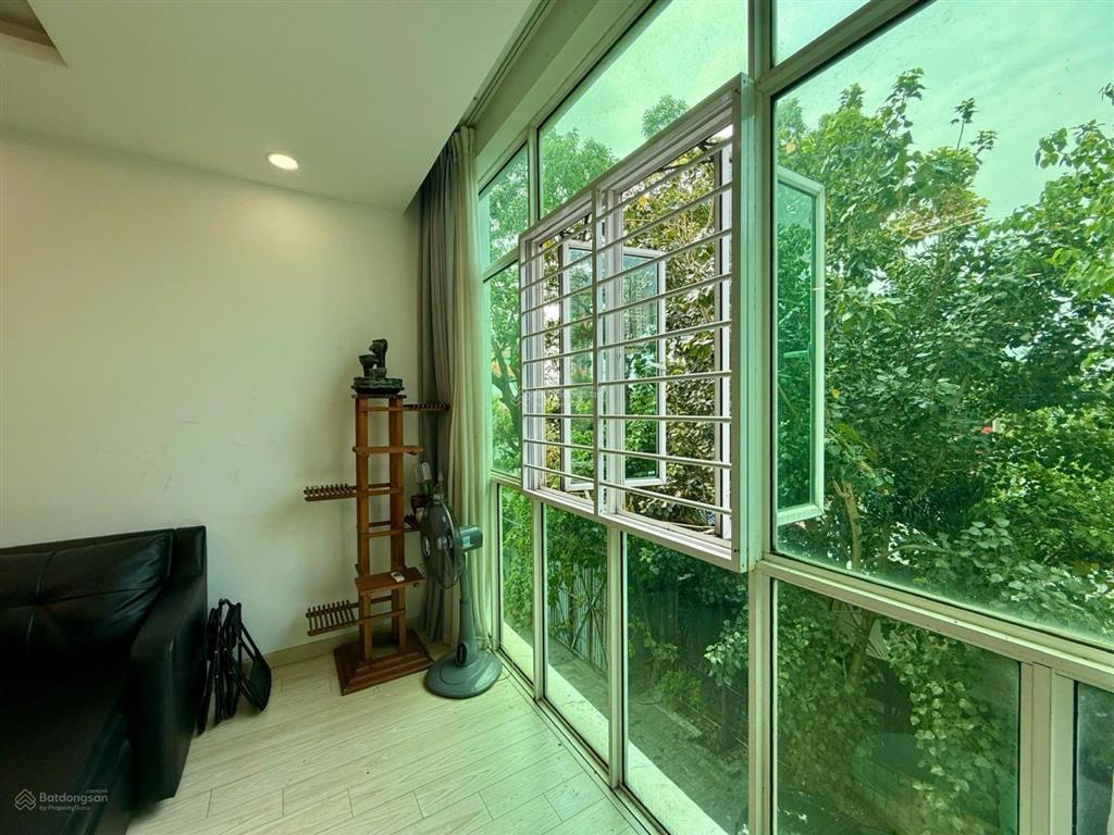 Bán căn hộ 2pn 2wc, 88m2 view thoáng mát, nhà đẹp full nội thất, sổ hồng chính chủ, công chứng ngay