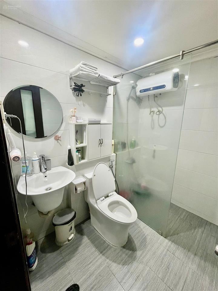 Bán gấp căn hộ hưng vượng 2  giá tốt.