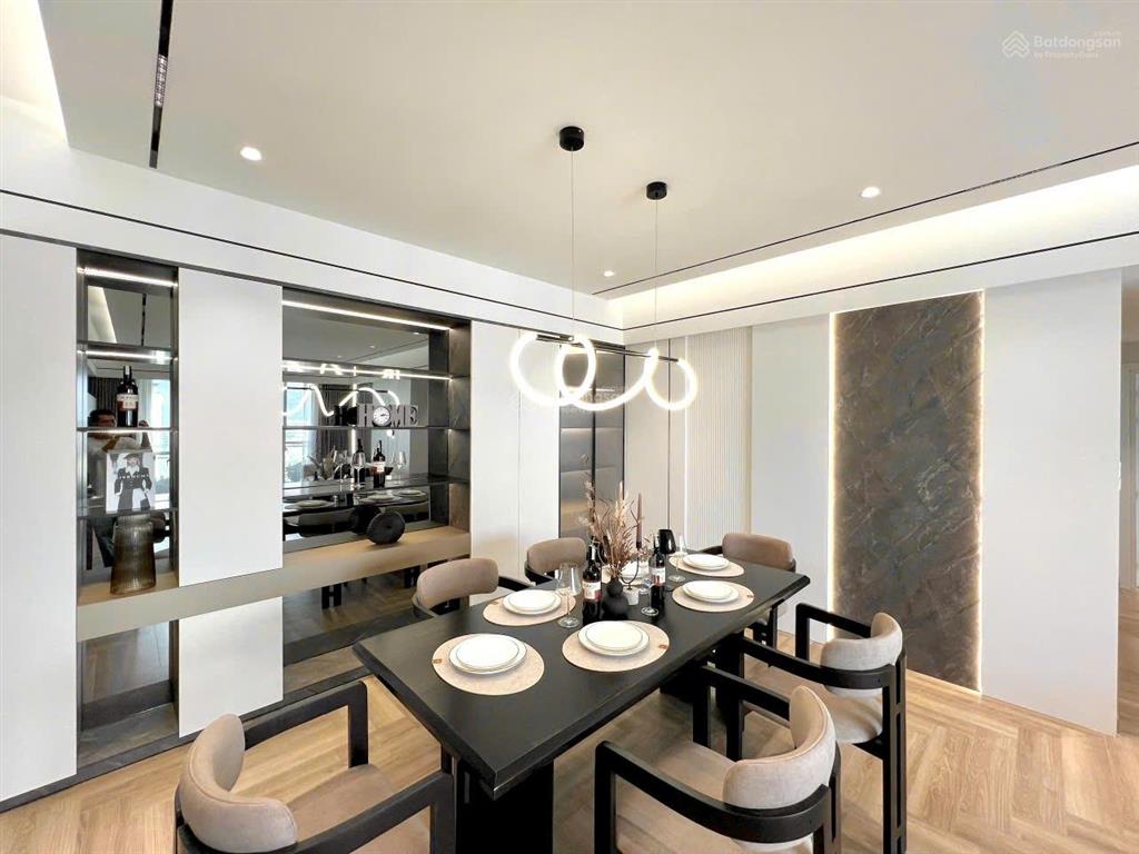 Cần tiền bán gấp căn hộ cao cấp green valley giá tốt dt 130m giá 10 tỷ  0916 769 ***