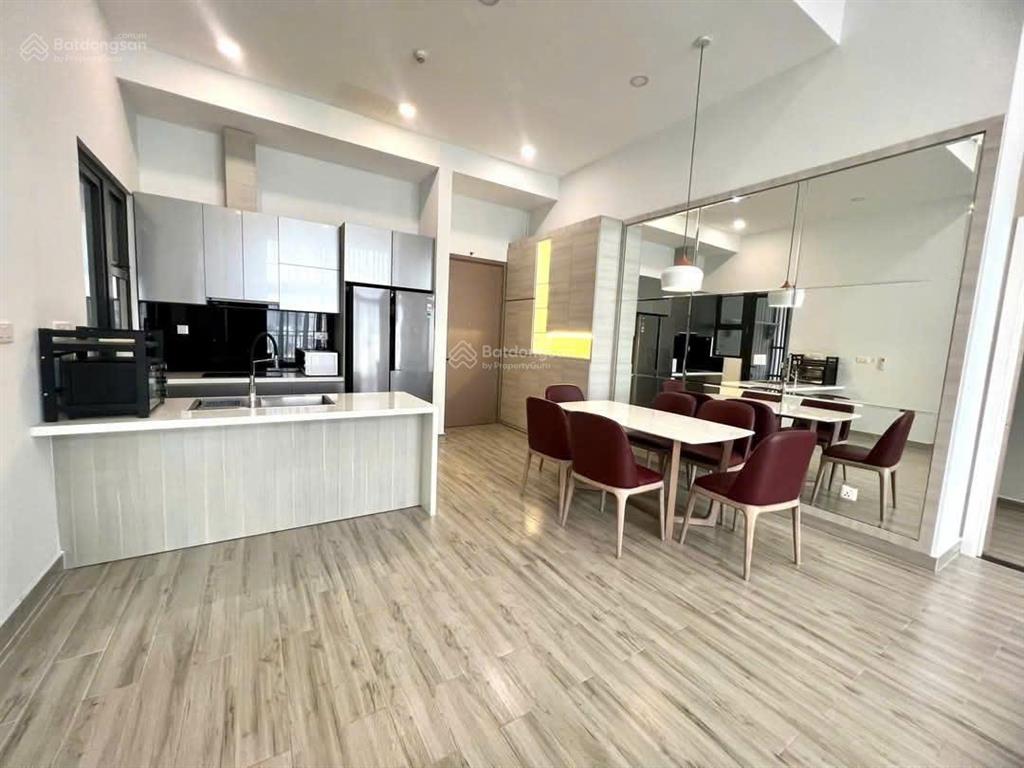 Cần cho thuê gấp căn hộ the view dt 125m 3pn full nội thất giá 32tr/tháng  0916 769 *** e trang