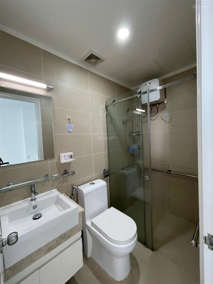 Cho thuê officetel florita quận 7, nội thất cơ bản, 31m2, giá thuê 7.8 triệu.  0917 492 ***
