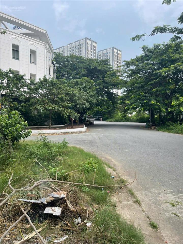 Bán biệt thự kdc làng việt kiều phong phú 13e, 20 tỷ, 192m2, view đẹp hot!