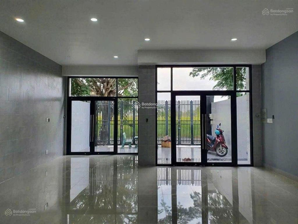 Bán biệt thự kdc làng việt kiều phong phú 13e, 20 tỷ, 192m2, view đẹp hot!