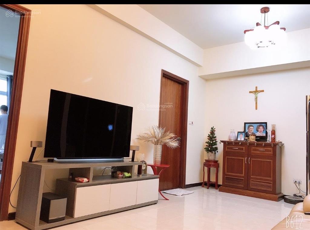 Cho thuê căn hộ tản đà q5 2pn 2wc có nội thất giá 15tr 0937 934 ***