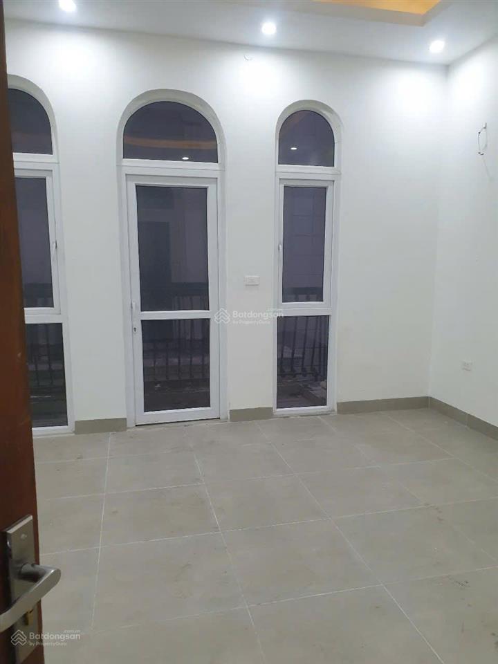 Cho thuê liền kề hoàn thiện nội thất văn phòng cực đẹp louis city đại mỗ. giá tốt.  0936 399 ***