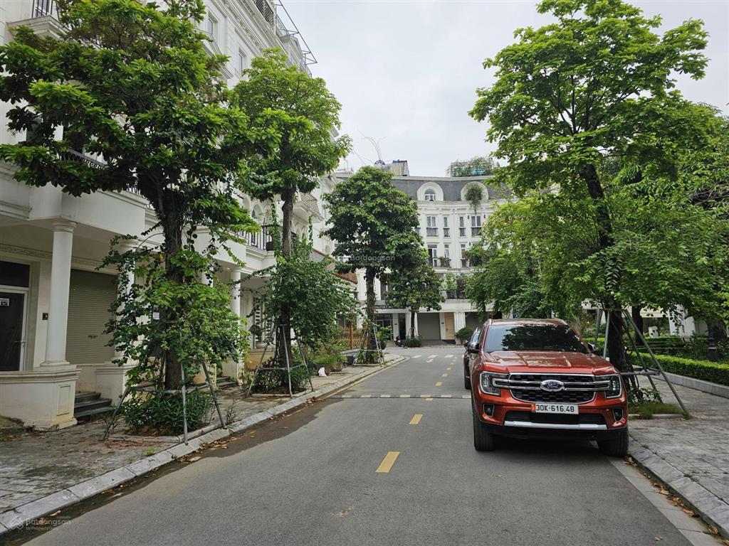 Cần cho thuê gấp căn góc shophouse 105m2, đường lê quang đạo. giá tốt.  0936 399 ***