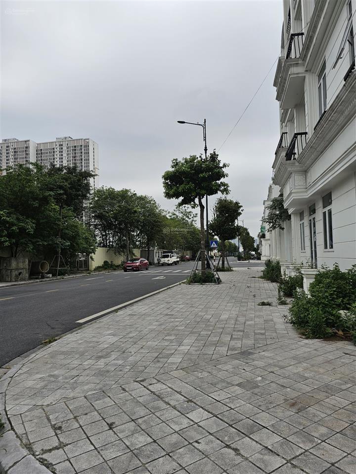 Cần cho thuê gấp căn góc shophouse 105m2, đường lê quang đạo. giá tốt.  0936 399 ***