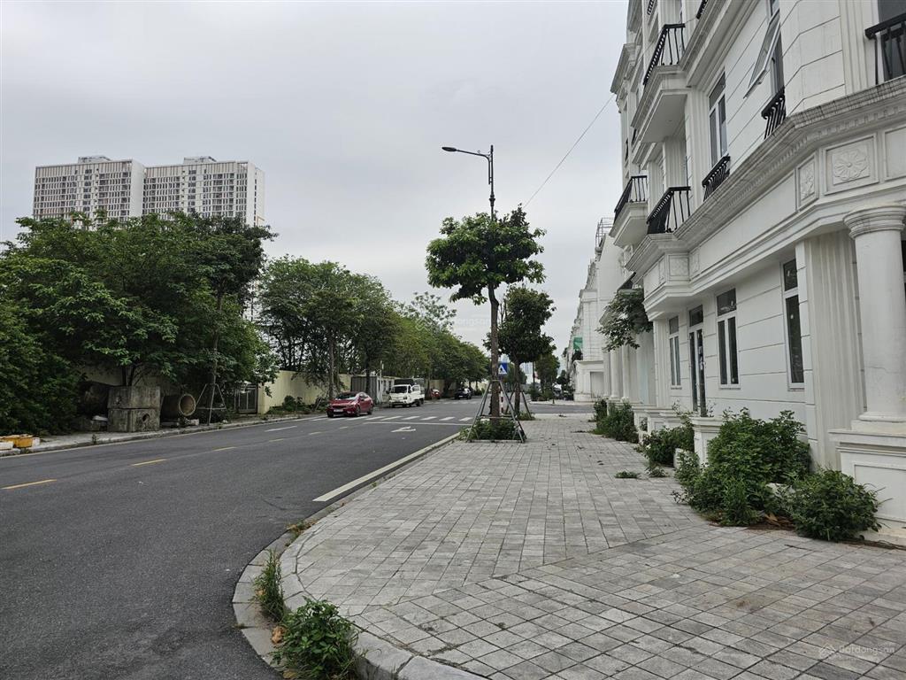 Cần cho thuê gấp căn góc shophouse 105m2, đường lê quang đạo. giá tốt.  0936 399 ***
