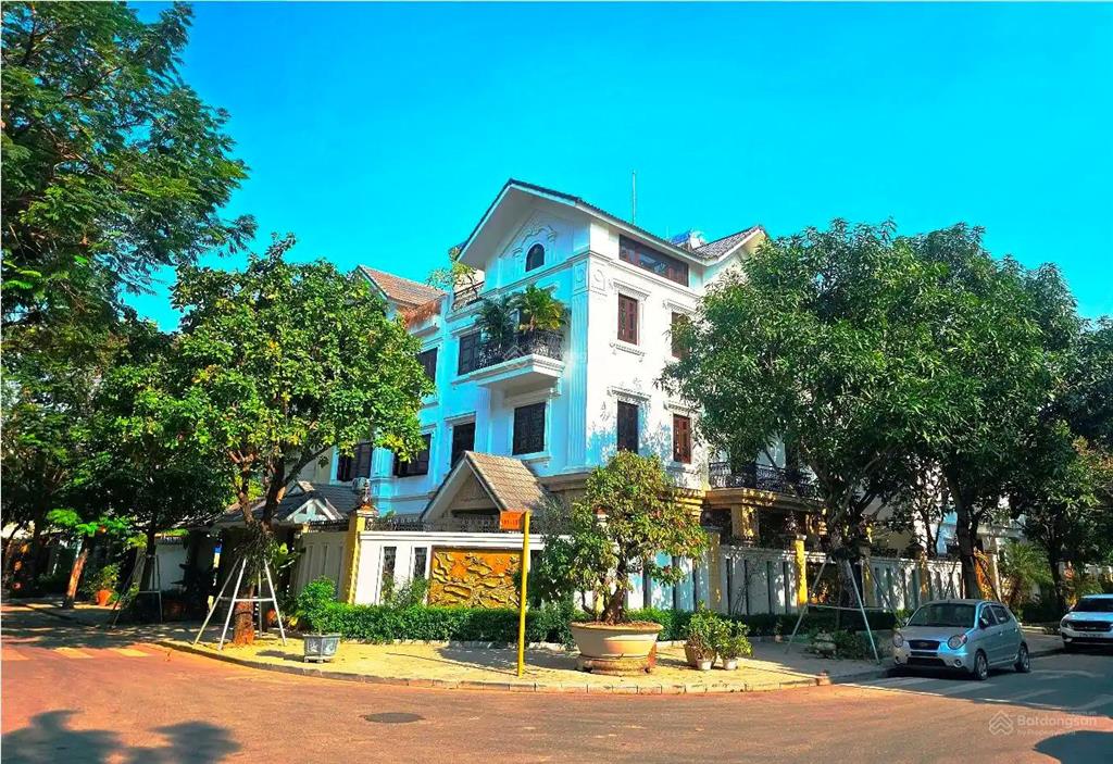 Cho thuê biệt thự nam cường  khu đô thị dương nội. dt 202m2, nội thất và vị trí cực đẹp. giá tốt