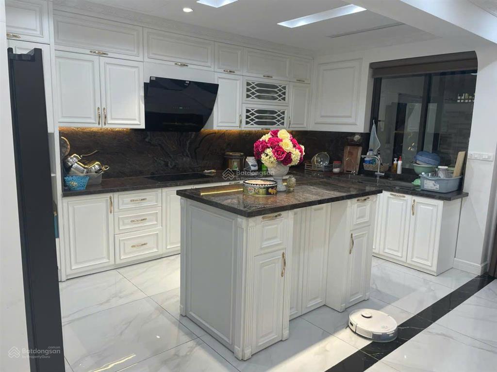 Cho thuê cấp biệt thự siêu vip, full nội thất cao cấp, có thang máy, làm văn phòng hoặc ở đều được