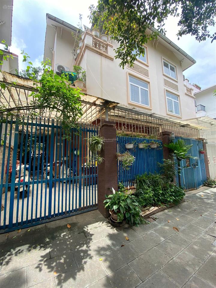 Chính chủ cho thuê biệt thự làng việt kiều  mỗ lao 150m2, hoàn thiện nội thất cực đẹp. giá tốt
