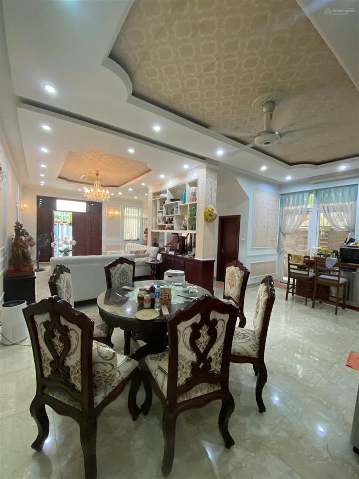 Chính chủ cho thuê biệt thự làng việt kiều  mỗ lao 150m2, hoàn thiện nội thất cực đẹp. giá tốt