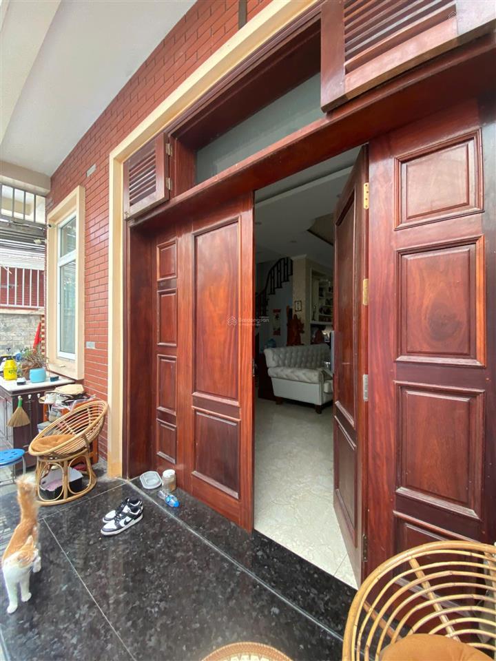 Chính chủ cho thuê biệt thự làng việt kiều  mỗ lao 150m2, hoàn thiện nội thất cực đẹp. giá tốt
