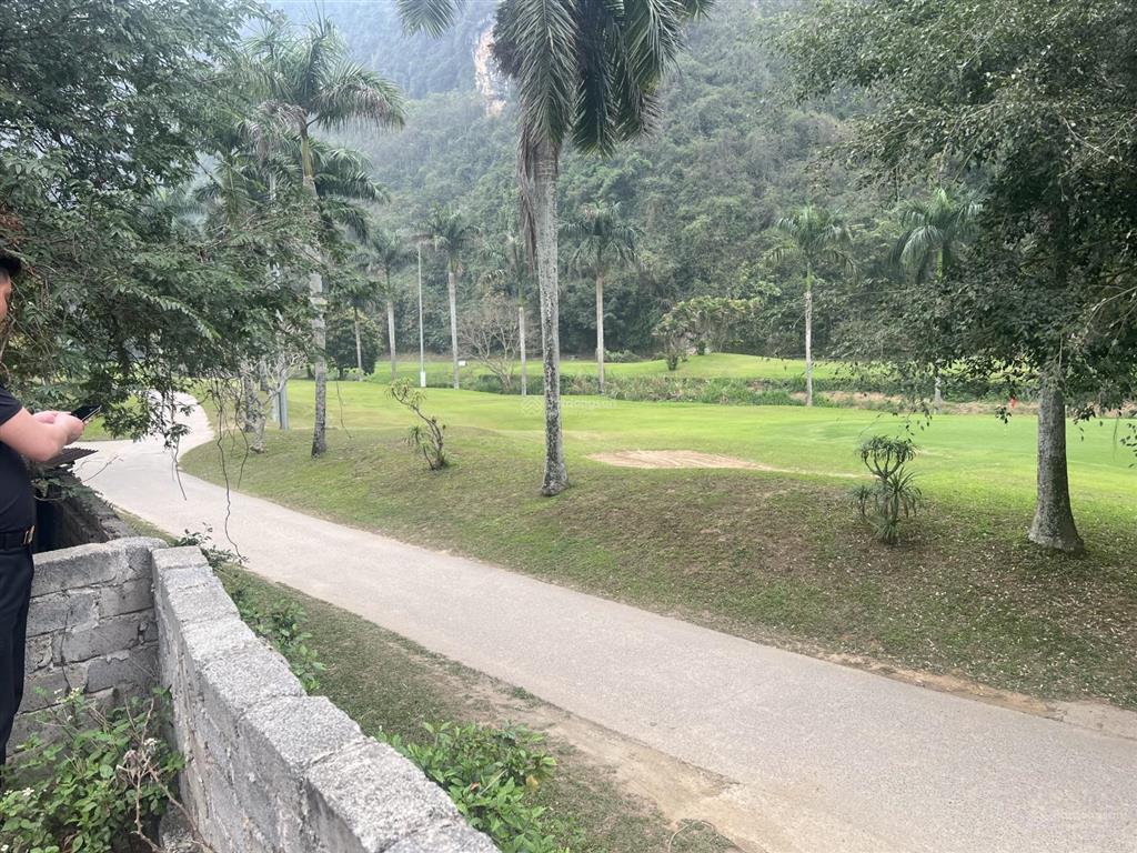 Cần bán 15,23m dt 500m2 mặt đường quốc lộ 6, cạnh sân golf phượng hoàng xã lương sơn, phú thọ