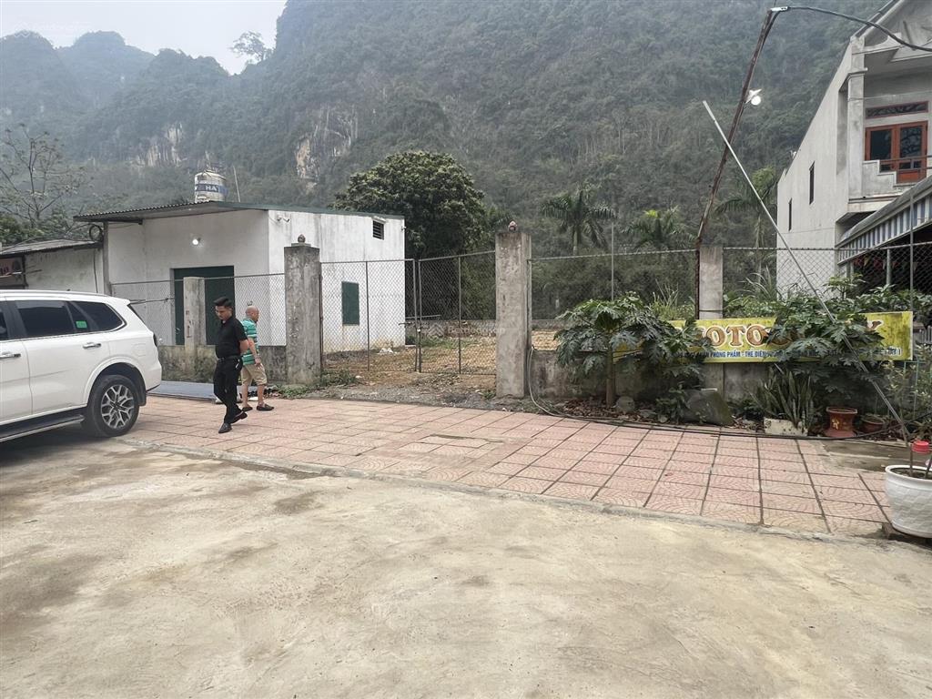 Cần bán 15,23m dt 500m2 mặt đường quốc lộ 6, cạnh sân golf phượng hoàng xã lương sơn, phú thọ