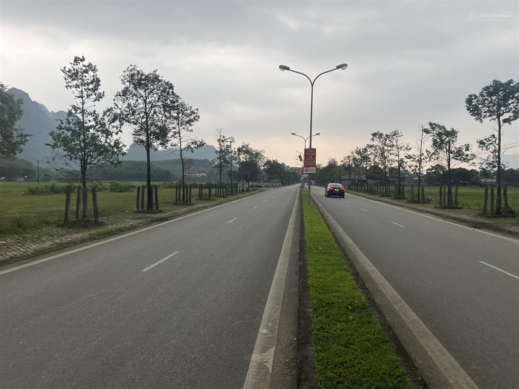 Tôi cần bán 5m mặt tiền 136m2 full thổ cư mặt đường đôi cạnh dự án cáp treo lạc thủy, hòa bình