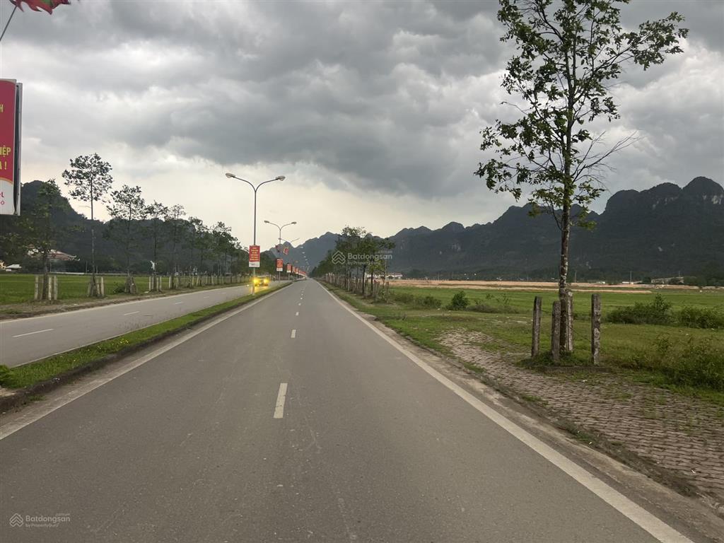 Tôi cần bán 5m mặt tiền 136m2 full thổ cư mặt đường đôi cạnh dự án cáp treo lạc thủy, hòa bình