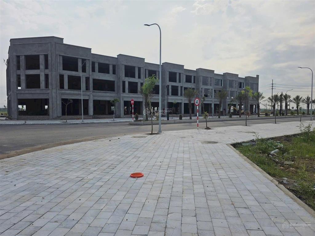 Cần bán lô xưởng 2169m2 giá gốc cao, giá bán nhỉnh 8 triệu/m2. 0989 580 ***
