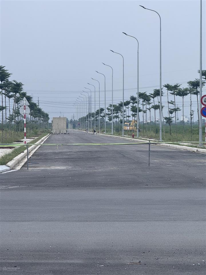 Cần chuyển nhượng lại lô đất xưởng cụm cn kim bài, diện tích 2500m2 giá chỉ 8tr/m2 0989 580 ***