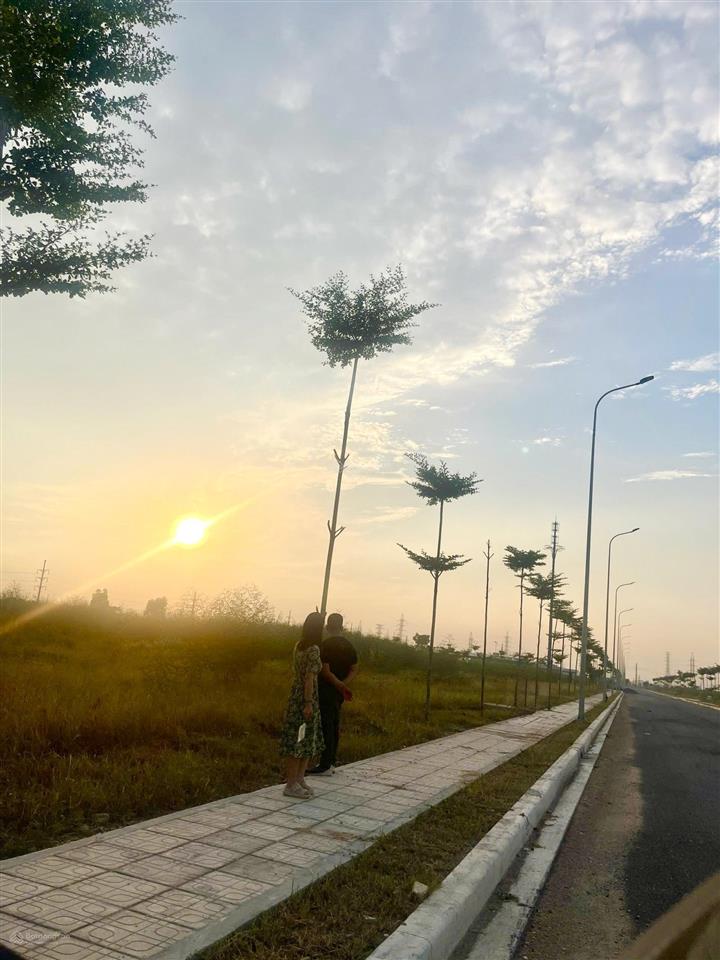 Chính chủ cần bán gấp lô xưởng cụm cn telin park kim bài giá chỉ 8tr/m2  0989 580 ***