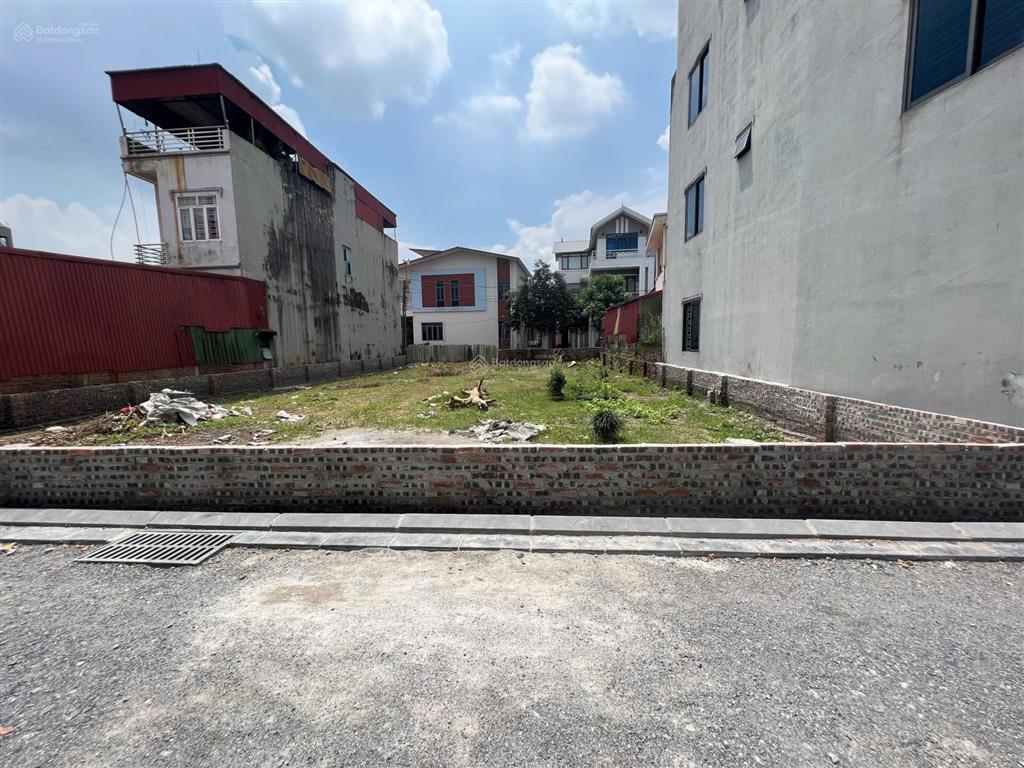 Chính chủ bán 379m2 đất thổ cư xã vân nội đông anh. 2 mặt tiền. giá có 45 tr/m2. lô 2 đường vân nội