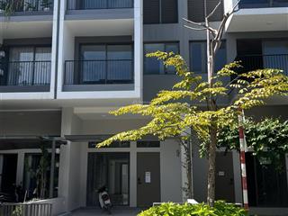 Cho thuê biệt thự nguyên căn khu compound, nội thất đẹp, mới 100%, hđ 2 năm