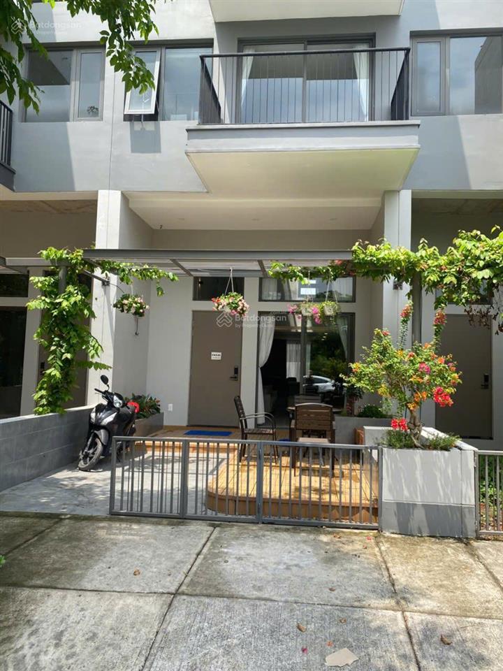 Cho thuê nhà phố the standard full nội thất 25tr/tháng, bao gồm pql.  0903 319 *** xem nhà