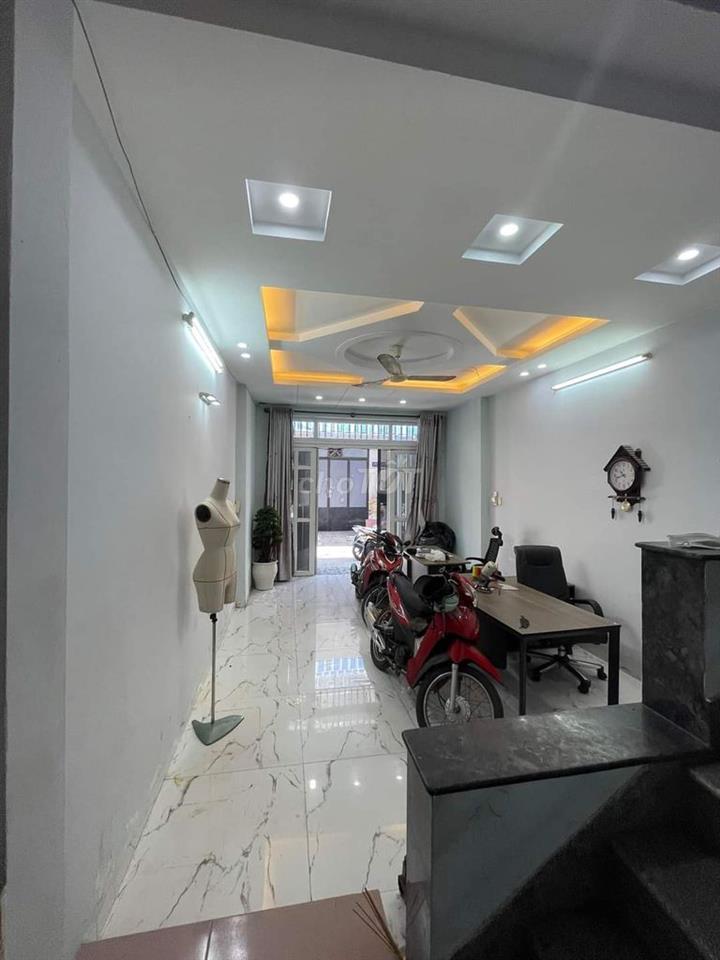 Sát vách chợ Phạm Văn Hai Tân Bình - ngang 5m nở hậu - 3 tầng - 133m