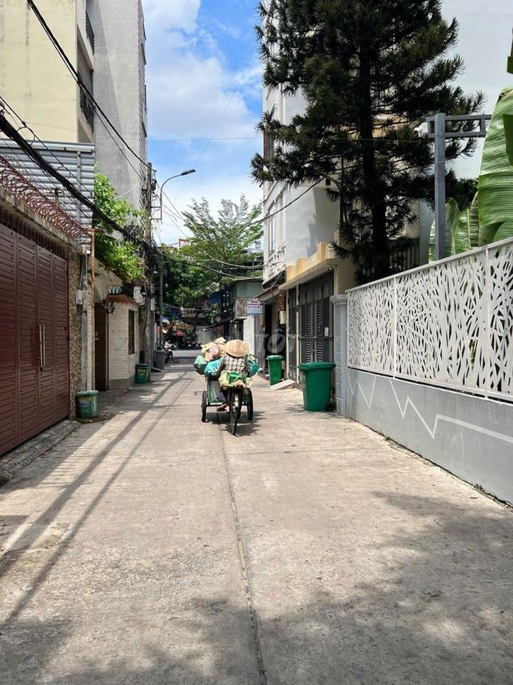 NHÀ CHDV GẦN SÂN BAY - GẦN 100M2 - NGANG HƠN 5M - 5 TẦNG - 13PN 
