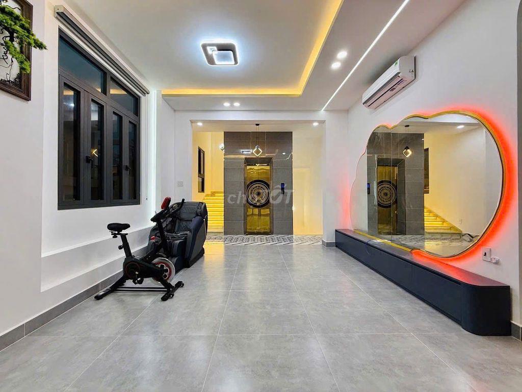 bán gấp căn nhà đ.c 600/2/3Q Hồng Bàng, p16, Q11. 44m2, 5 tầng NTCC