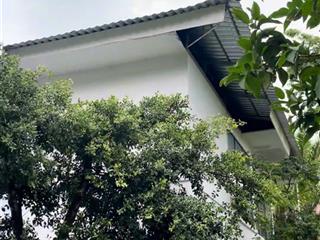 Chính chủ cần bán gấp khu nghỉ dưỡng 1.4ha trong đó 5000m2 đất ở, gần 200m mặt đường, 180m mặt suối